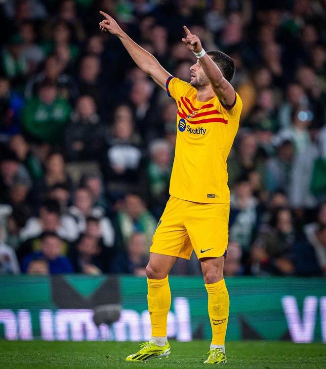 阿森纳绝地反击皇马，费兰·托雷斯完成帽子戏法的简单介绍