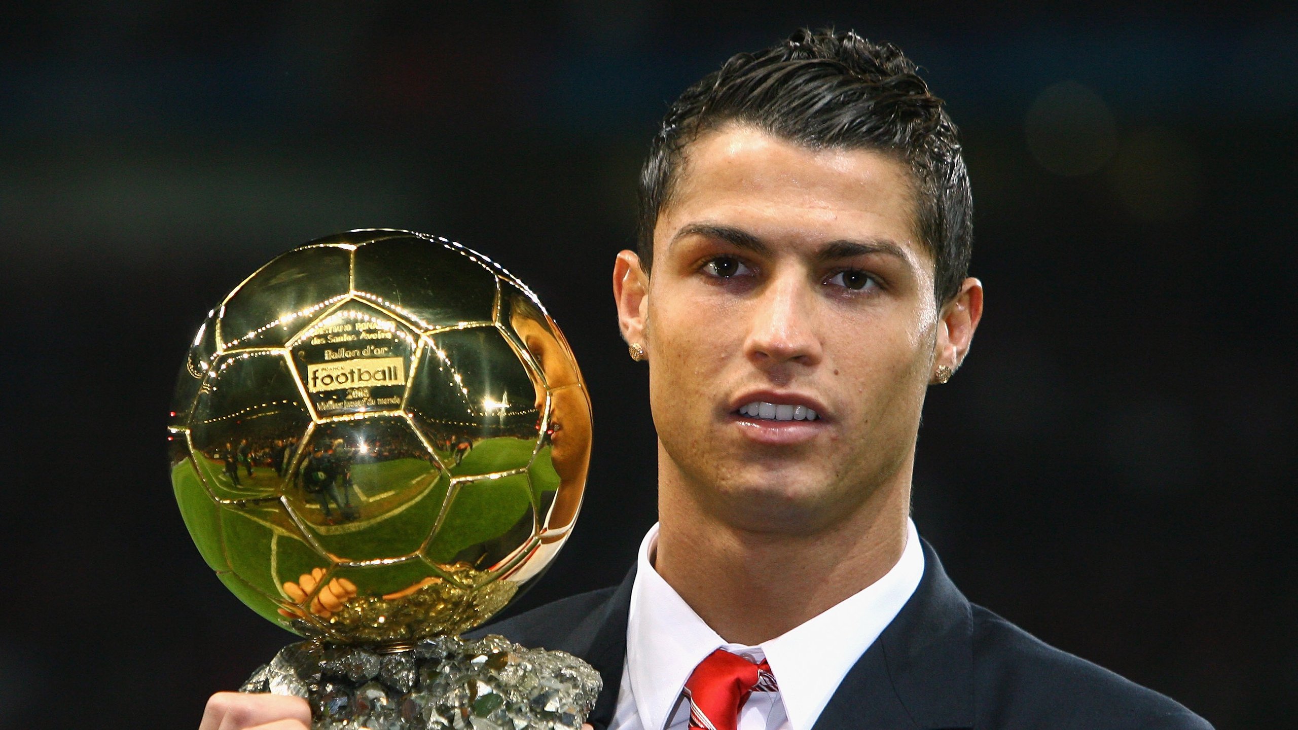 开云体育APP下载-克瓦拉茨赫利亚爆发，卡塔尔财团血拼皇马，新金元时代的足球权力转移