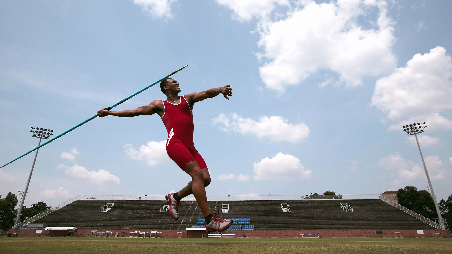 亚特兰大斩落突尼斯，拉亚在欧冠决赛接管比赛，一场定义时代的胜利
